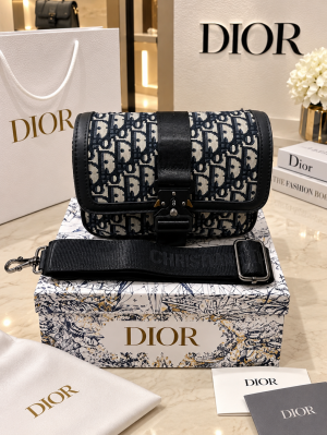 Christian Diyor unisex massanger saddle crossbody bag with box 5233