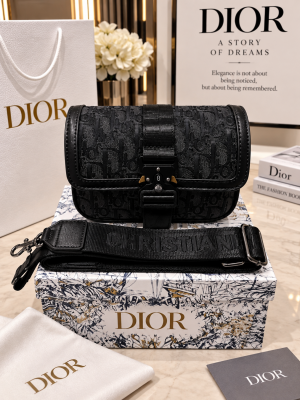 Christian Diyor unisex massanger saddle crossbody bag with box 5234