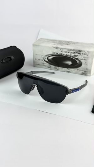 Oakly_grey_black_4920